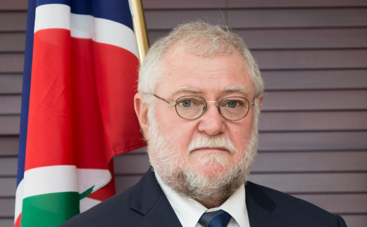 Hon.-Carl-Schlettwein (1)