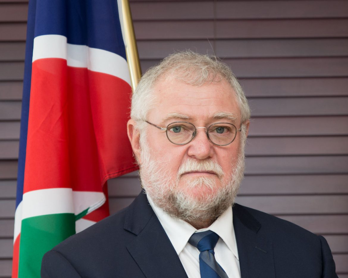 Hon.-Carl-Schlettwein (1)